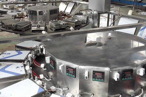 Machines à gaufrettes (automatique et continue pour gaufrettes roulées)
