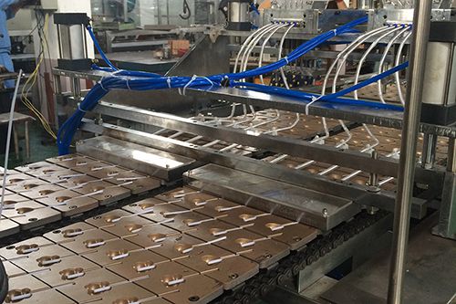 Ligne de fabrication de sucettes